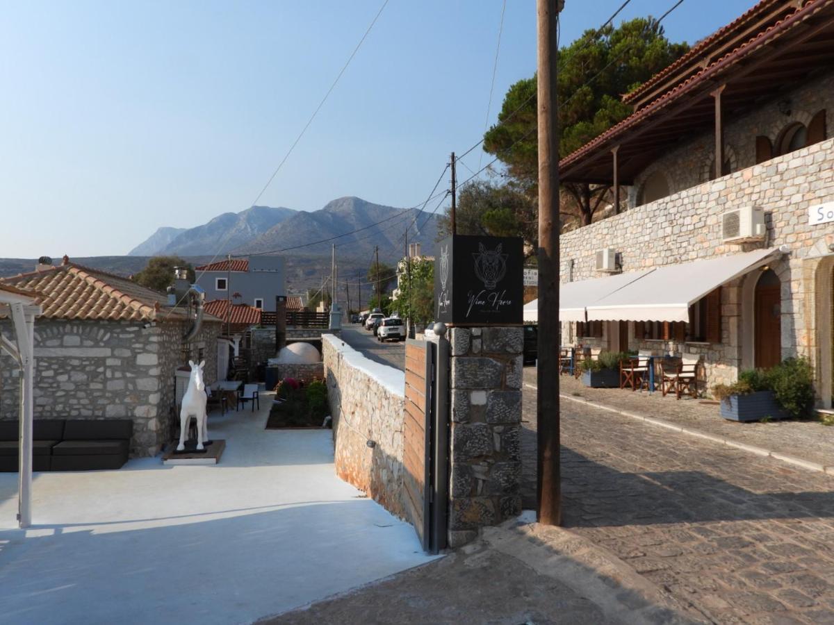Sophia Limeni Apartments And Studios Exterior photo